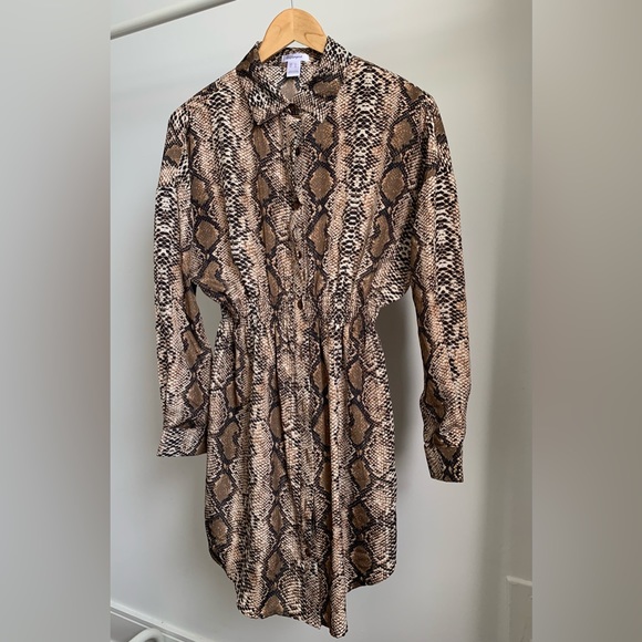 Dress - Picture 1 of 2